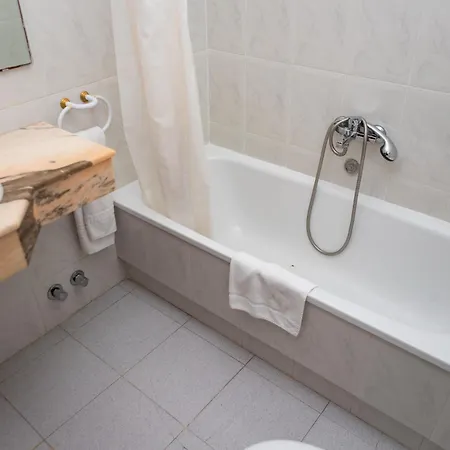 Hotel Haromar 2*