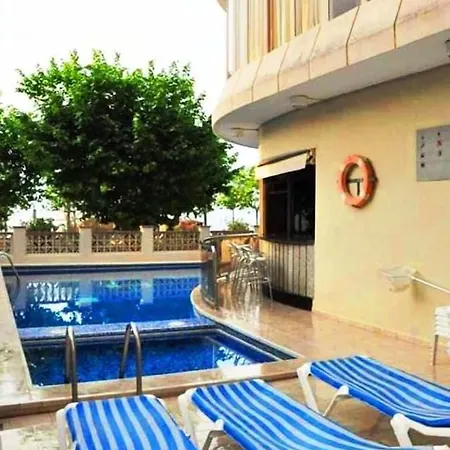 Haromar Otel Calella