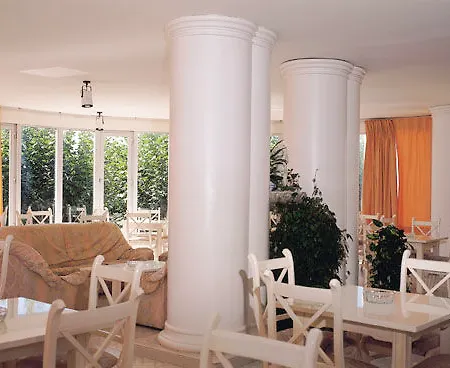 Otel Haromar 2*