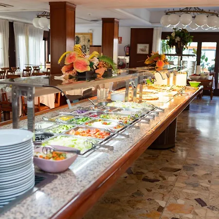 Haromar Hotel 2*